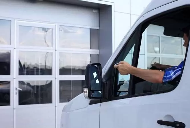 Приводы для секционных промышленных ворот Приводы для секционных промышленных ворот